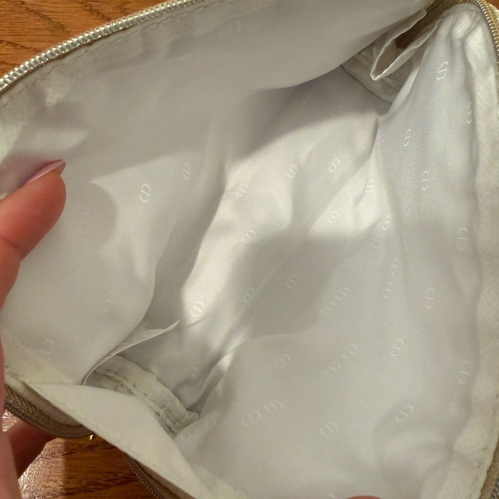 Dior Shimmering Gold Cosmetic Bag - Picture 4 of 4